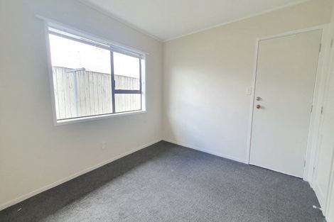 Photo of property in 3/6 Harding Avenue, Te Atatu South, Auckland, 0610