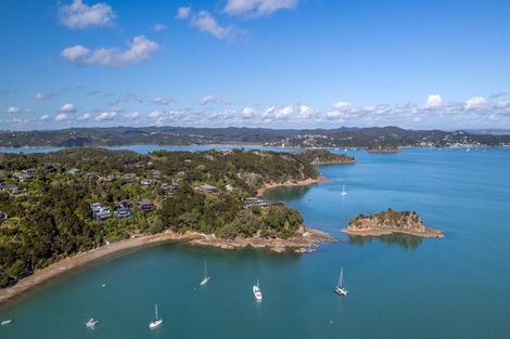 Photo of property in 202 Te Wahapu Road, Russell, 0272