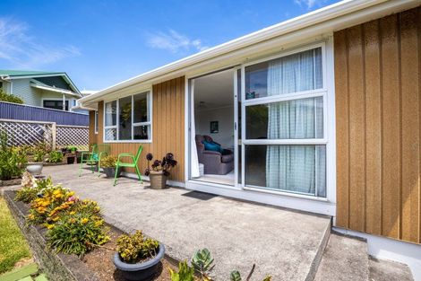 Photo of property in 33 South Road, Blagdon, New Plymouth, 4310