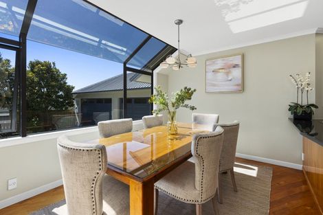 Photo of property in 92 Govett Avenue, Frankleigh Park, New Plymouth, 4310