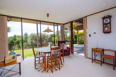 Photo of property in 60 Pacific Parade, Army Bay, Whangaparaoa, 0930