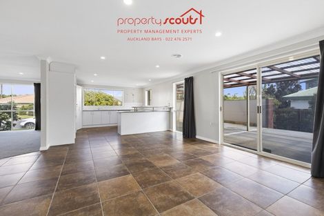 Photo of property in 4 Bluestone Rise, Rosedale, Auckland, 0632