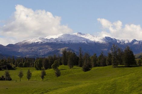 Photo of property in 11 Pendeen Crescent, Jacks Point, Queenstown, 9371