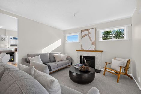 Photo of property in 17 Philip Street, Carterton, 5713