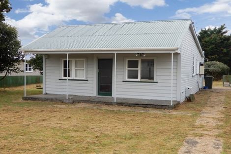 Photo of property in 3 Hobson Street, Normanby, Hawera, 4614