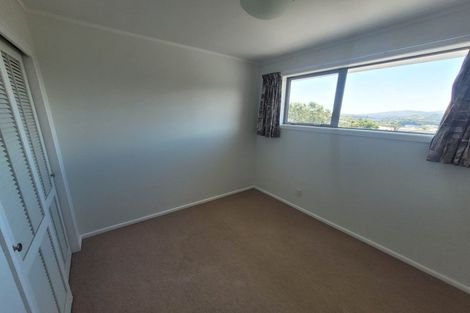 Photo of property in 3 Saint Aidans Way, Tawa, Wellington, 5028