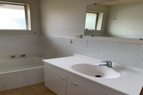 Photo of property in 17 Resolution Place, Bryndwr, Christchurch, 8053