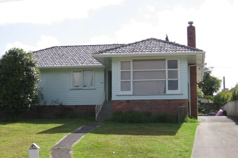 Photo of property in 58 Fairclough Road, Beach Haven, Auckland, 0626