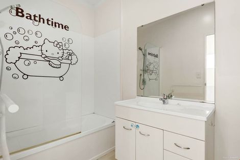 Photo of property in 16 Brashier Circle, Sunnyvale, Auckland, 0612