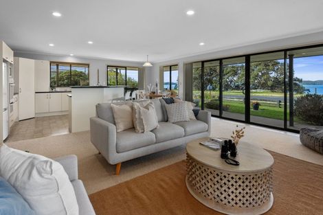 Photo of property in 209a One Tree Point Road, One Tree Point, 0118