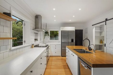 Photo of property in 49 Maritime Terrace, Birkenhead, Auckland, 0626