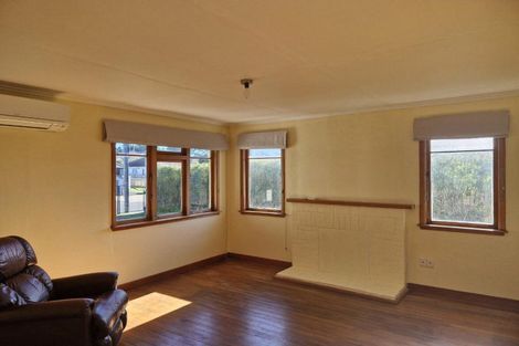 Photo of property in 115 Seaview Road, Westown, New Plymouth, 4310