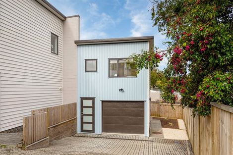 Photo of property in 7d Kerria Place, Sunnynook, Auckland, 0620