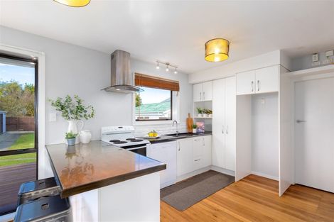 Photo of property in 6 Blossomdale Place, Bishopdale, Christchurch, 8053