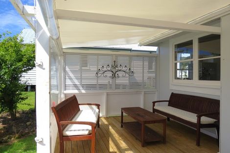 Photo of property in 80 Watt Street, Coromandel, 3506