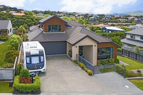 Photo of property in 28 Navigation Drive, Whitby, Porirua, 5024