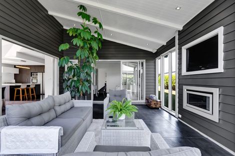 Photo of property in 3 Te Arakete Place, Hurworth, New Plymouth, 4310