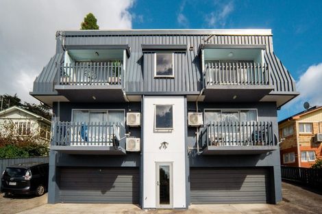 Photo of property in 3/2 Ruakiwi Road, Hamilton Lake, Hamilton, 3204