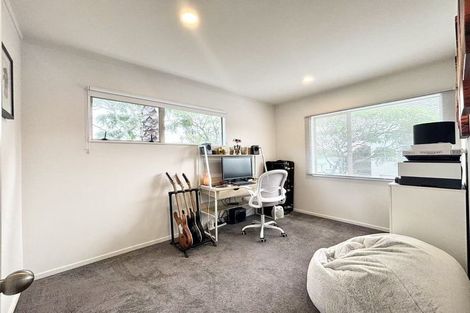 Photo of property in 1 Butia Avenue, Henderson, Auckland, 0612