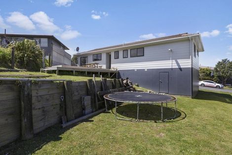 Photo of property in 27 Sombrero View, Ascot Park, Porirua, 5024