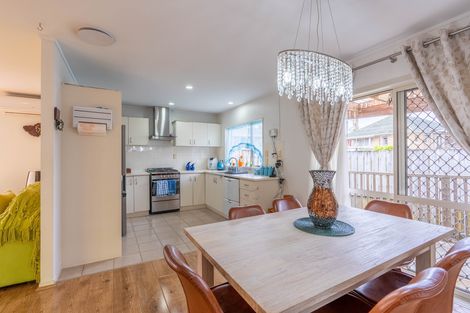 Photo of property in 5 Camberley Court, Manurewa East, Auckland, 2102