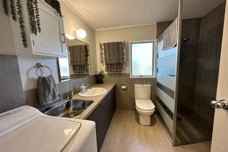 Photo of property in 42 Isobel Road, Greenhithe, Auckland, 0632