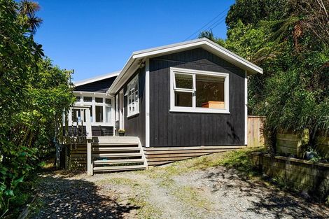 Photo of property in 121 Marine Drive, Sorrento Bay, Lower Hutt, 5013