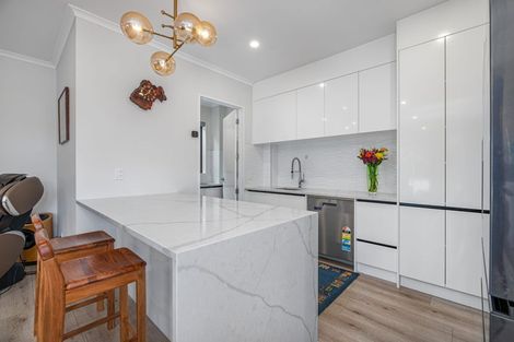 Photo of property in 73a Granville Drive, Massey, Auckland, 0614