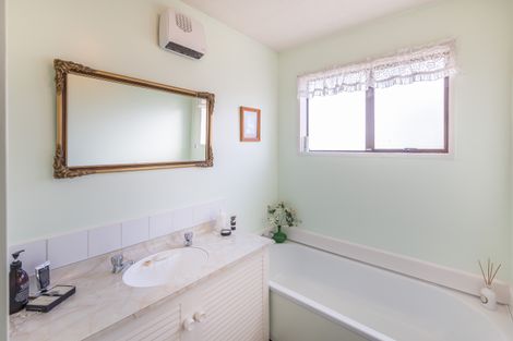 Photo of property in 2/81 Veitches Road, Casebrook, Christchurch, 8051