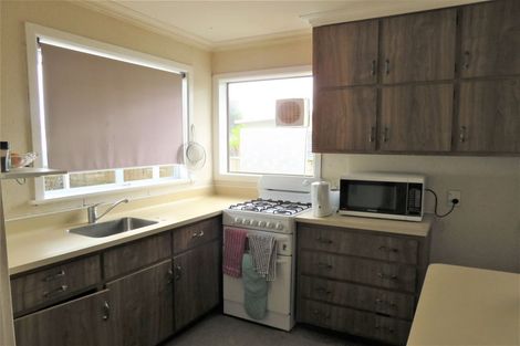 Photo of property in 27 Karaka Crescent, Levin, 5510