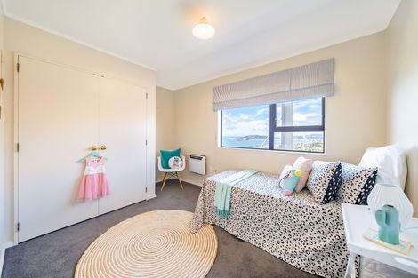 Photo of property in 42 Gurkha Crescent, Khandallah, Wellington, 6035