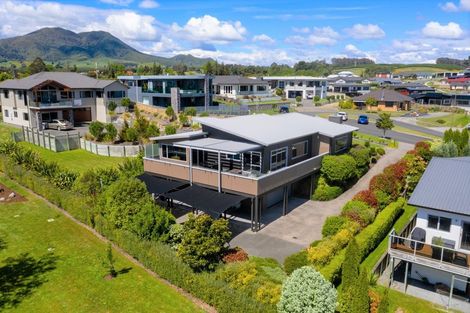 Photo of property in 35 Magnolia Rise, Waipahihi, Taupo, 3330