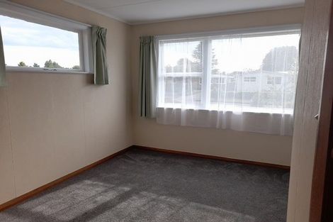 Photo of property in 64 Newcastle Street, Hokowhitu, Palmerston North, 4410
