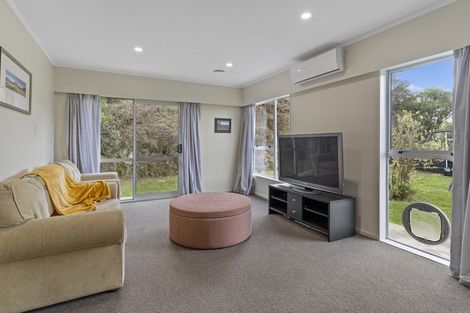 Photo of property in 5a Julia Place, Tawa, Wellington, 5028