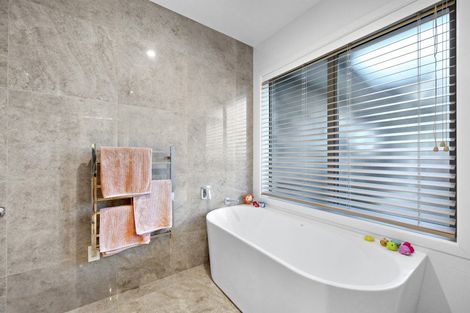 Photo of property in 74e Solway Road, Whitford, 2576