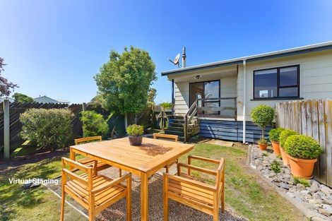 Photo of property in 17 Kitchener Street, Te Horo Beach, Otaki, 5581