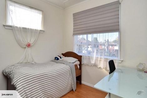 Photo of property in 213 Main North Road, Redwood, Christchurch, 8051