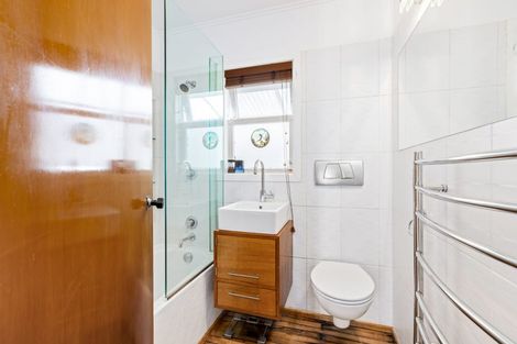 Photo of property in 26 Durham Street, Te Atatu Peninsula, Auckland, 0610