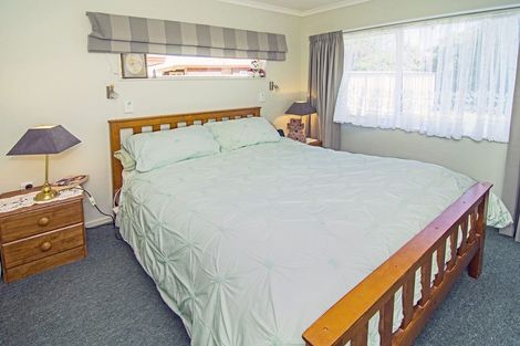 Photo of property in Holdsworth Villas, 11/2 William Donald Drive, Solway, Masterton, 5810