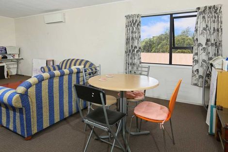 Photo of property in 4 Landsdale Place, Massey, Auckland, 0614