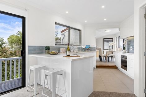 Photo of property in 2/44 Becroft Drive, Forrest Hill, Auckland, 0620