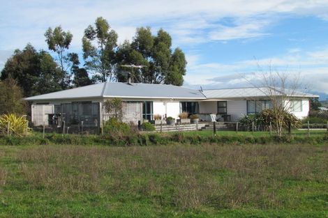 Photo of property in 1405 Masterton Castlepoint Road, Tauweru, Masterton, 5889