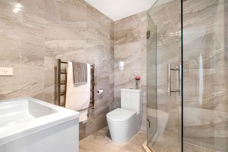 Photo of property in 8 Pakaraka Drive, Papakura, 2110