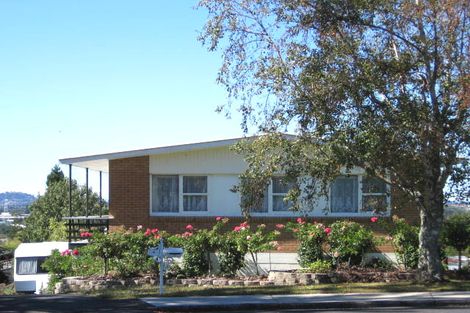 Photo of property in 4 Dawn Place, Te Atatu South, Auckland, 0610