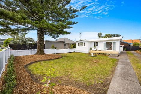 Photo of property in 3 Elizabeth Street, Orewa, 0931