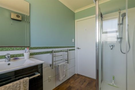 Photo of property in 14 Kawiu Road, Levin, 5510