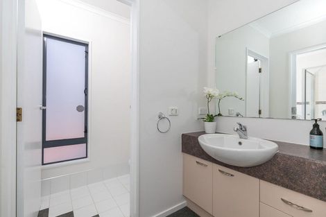 Photo of property in 34 Berkley Avenue, Hillcrest, Hamilton, 3216