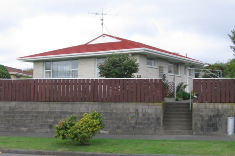 Photo of property in 5a Wakefield Grove, Waikanae, 5036