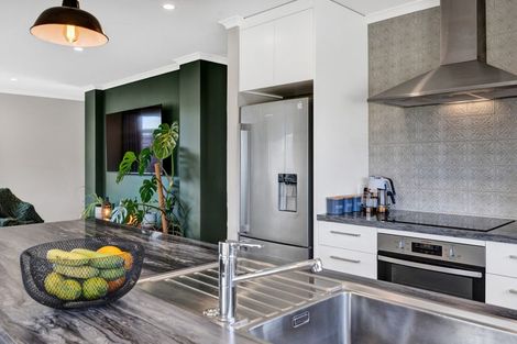 Photo of property in 2 Biron Place, Stratford, 4332