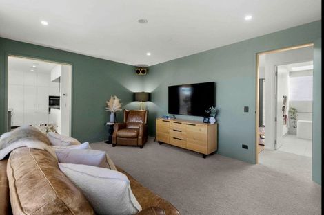 Photo of property in 6 Stockyard Lane, Jacks Point, Queenstown, 9371